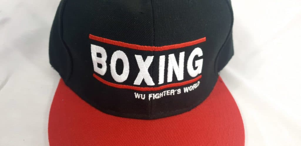 Boxing Negra Visera Rojo